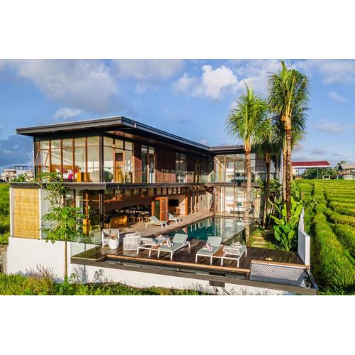 Stunning 6 Br Villa With Breathtaking Scenery