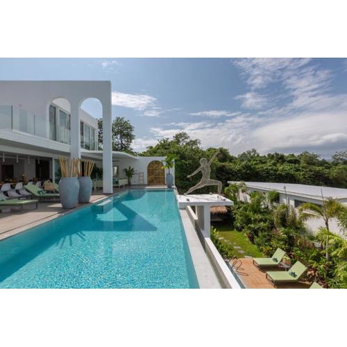 Stunning 7 BR, 2 swimming pools