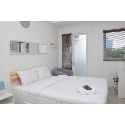Stunning and Comfy Studio Signature Park Grande Apartment By Travelio