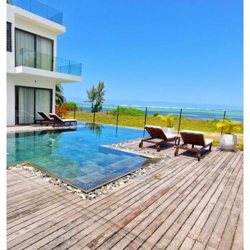 Stunning Beachfront Villa for a Perfect Getaway