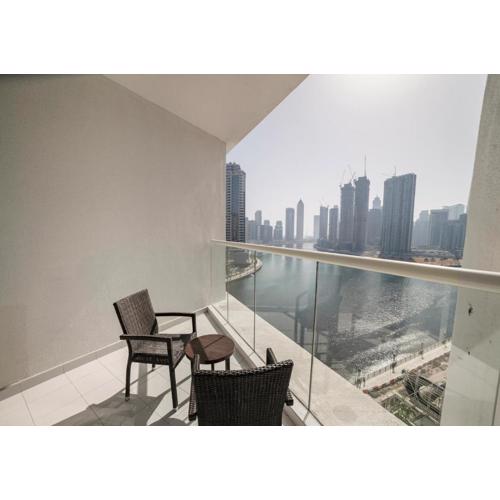 Stunning Canal View with Balcony