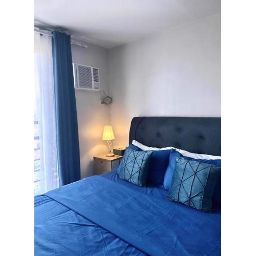 Stunning Mountain and Sea View