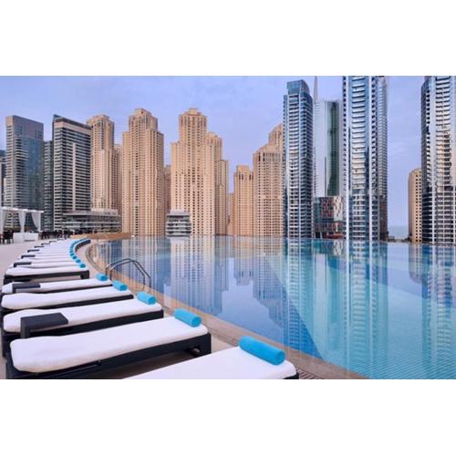 Stunning One Bedroom in the Marina