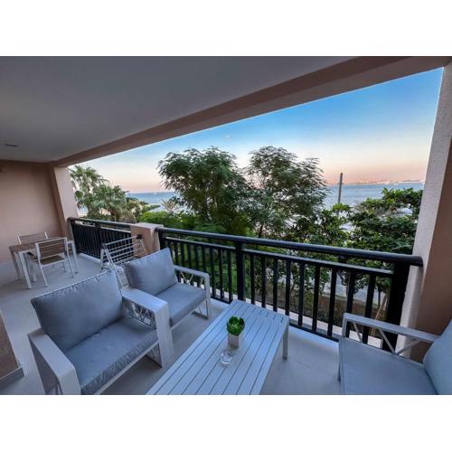 Stunning Renovated 1BR Apartment at 5 Star Resort