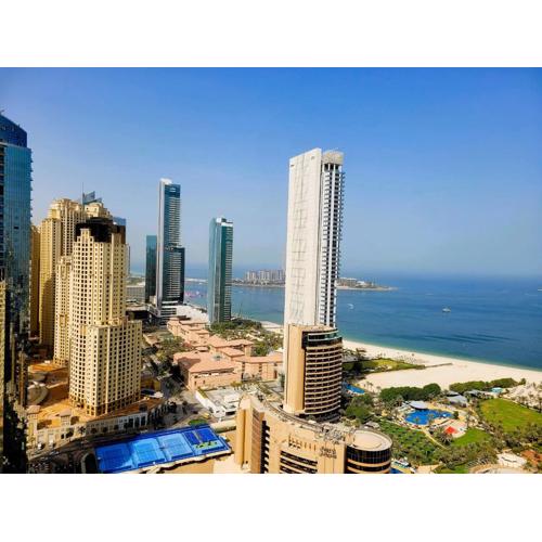 Stunning Sea View Apartment in Dubai Marina with Balcony & Pool