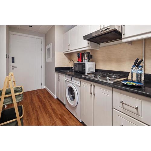 Stunning studio at sports city