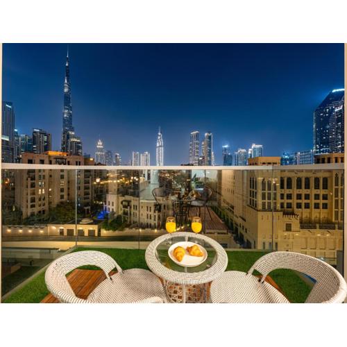 Stunning Two Bedroom Apartment with Private Balcony & Burj Khalifa by Luxury Space
