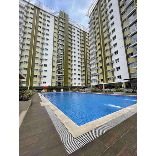 Stunning View w Pool & Gym Near Church& Ayala Mall