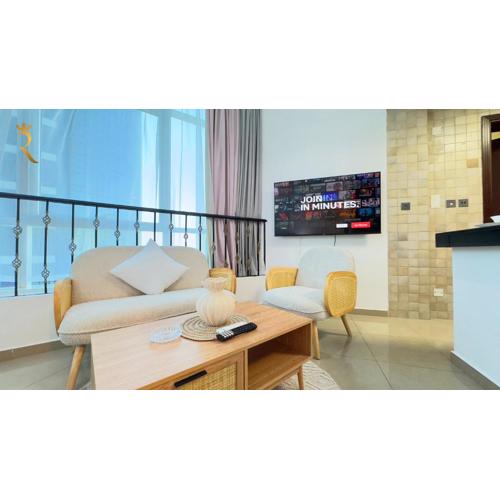 Stunning Views Luxe Studio for 2 - Stylish Stay in Al Reem Near Reem Mall