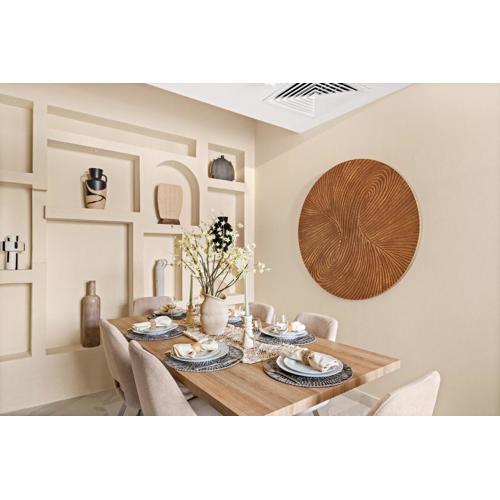 Stunning Waterfront Burj Views with Pool & Gym, Sleeps 6