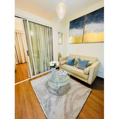 Stylish 1 bedroom condo with pool view and Fast WIFI