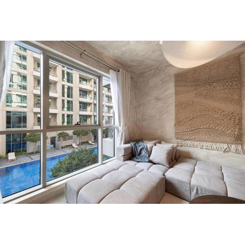 Stylish 1-BR Oasis Minutes from Burj & Dubai Mall