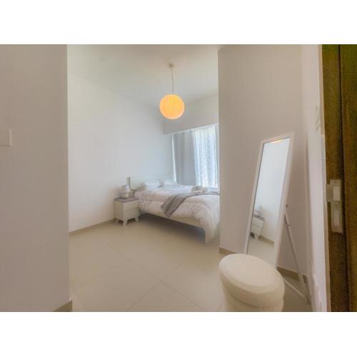 Stylish 1BR Apt in Gate Tower 3