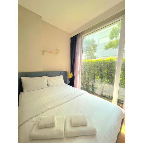 Stylish 1BR Condo by BTS Ekkamai - Infinity Pool & Gym