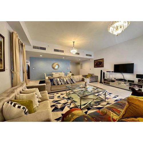 Stylish 1BR in Executive Tower