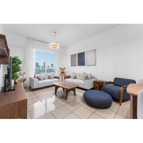Stylish 1BR in Marina, Balcony Near JBR