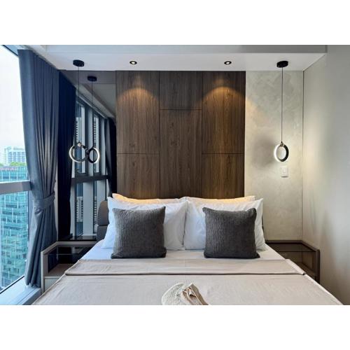 Stylish 1br inside BGC at Uptown Parksuites - 24k