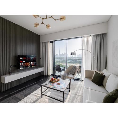 Stylish 1BR with Dubai Skyline & Burj Khalifa View
