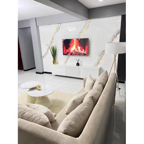 Stylish 2 BR Masaki Retreat with POOl & GYM