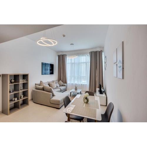 Stylish 2bd with great view in Marina View Tower