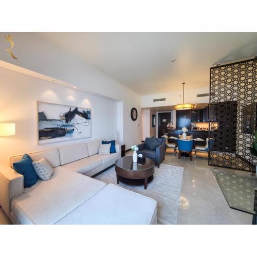 Stylish 2BR Retreat Luxury Comfort & Scenic Charm