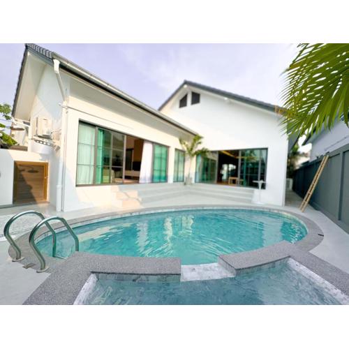 Stylish 3BR Greek Villa AT Jomtien Beach