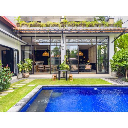 Stylish 3BR Seminyak Villa walking distance to Beach & Cafes