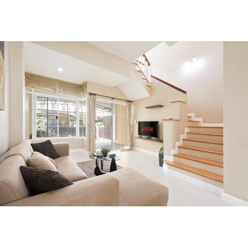 Stylish 3BR Townhouse Near Rama9