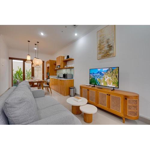 Stylish 3BR Villa Palm Haven 11 near Central Seminyak