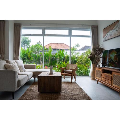 Stylish 3BR Villa with Pool & Garden in Canggu