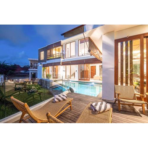Stylish 5br Beach Villa Canggu With Rice View
