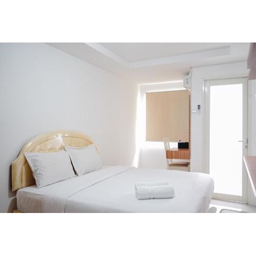 Stylish and Posh Studio Baileys Apartment By Travelio