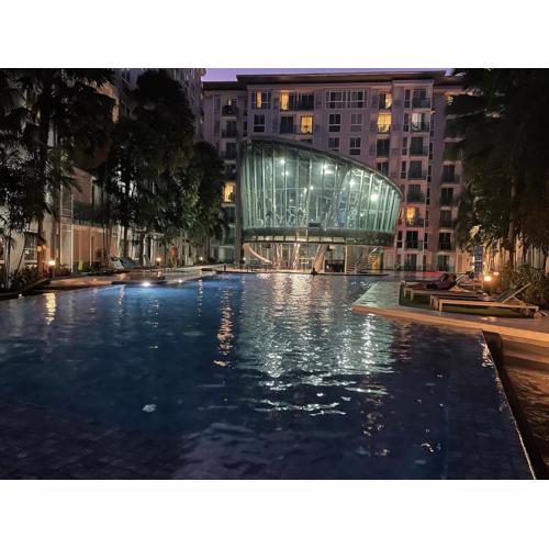 Stylish Apartment - Ultra-Fast Fiber Internet, Pool, Sauna, Gym, Smart TV, Guest friendly