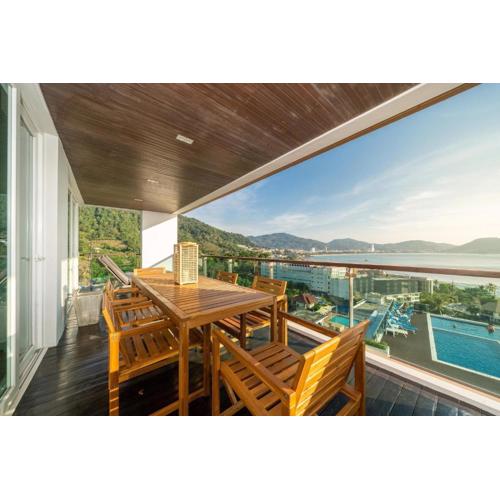 Stylish apartment with pool table & sea view