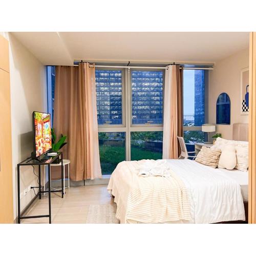 Stylish BGC Condo by Grand Hyatt #upt16k