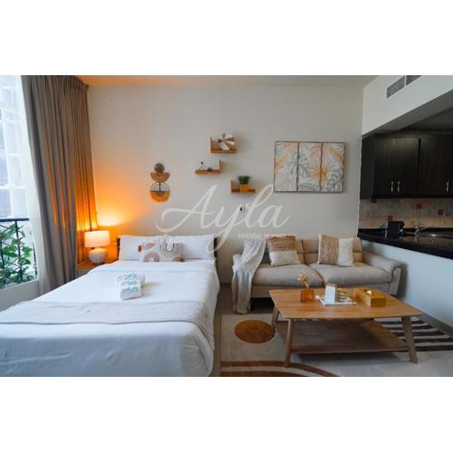 Stylish Canal View Studio In Reem By Ayla