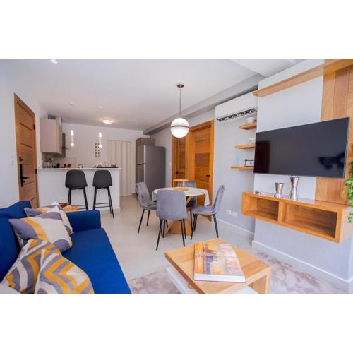 Stylish City Condo W- Pool Gym Panoramic Views