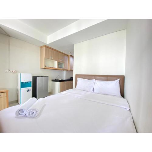 Stylish & Comfy Studio at Dago Suites Apartment By Travelio