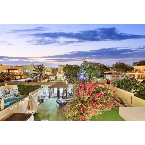 Stylish Dubai Villa Near JBR, Marina, Malls & Metro