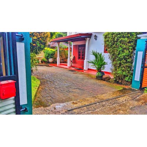 Stylish Escape House-Walk to Beach Vacation Rental Hikkaduwa