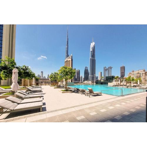 Stylish Flat in Downtown Dubai with PS5 Gym and Pool