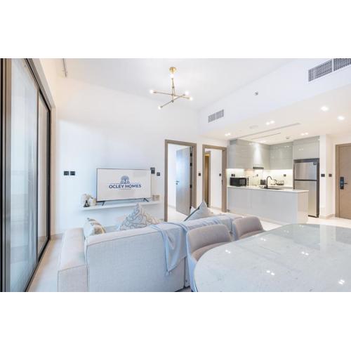 Stylish Home with Direct Pool Access by the Canal