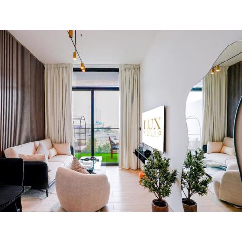 Stylish JVC 1 Bedroom Sanctuary