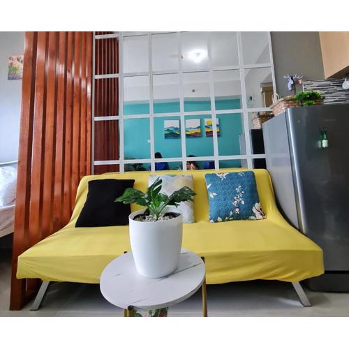 Stylish New Unit w/ Balcony at Fern Residences