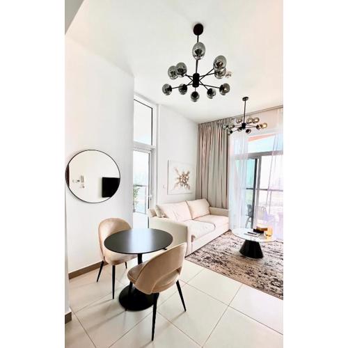 Stylish & Roomy 1BR in the Heart of the City