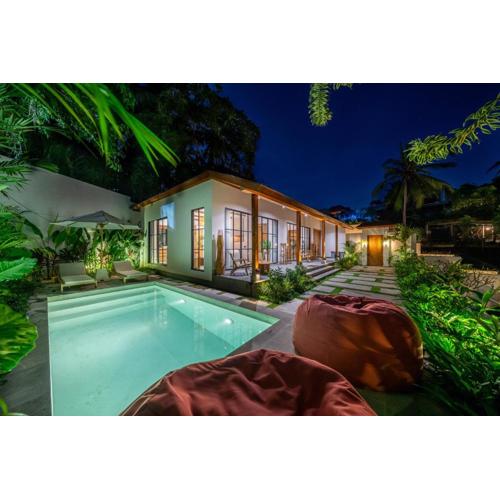 Stylish Stay in Bergamo - 2BR with Private Pool and Great Location