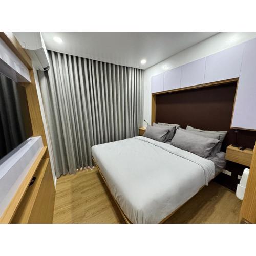 Stylish Staycation near BGC w/ Home Cinema