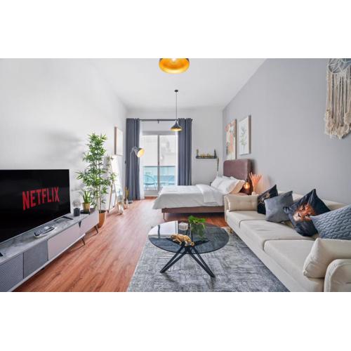 Stylish studio at Sports City