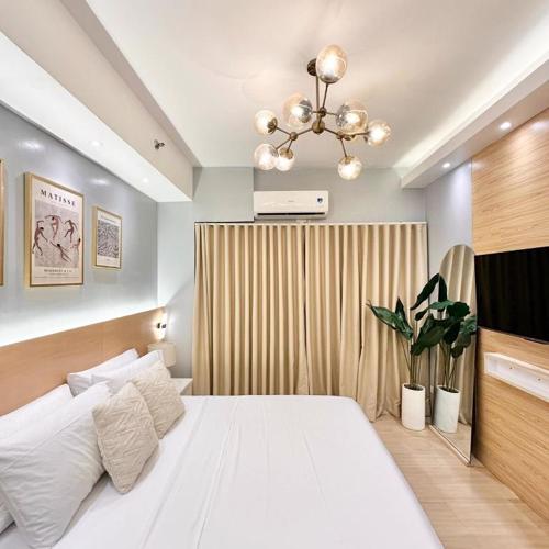 Stylish Studio Unit with Balcony in Grace Residences