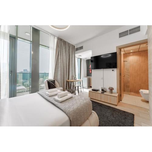 Stylish Studio with Gym & Pool Access